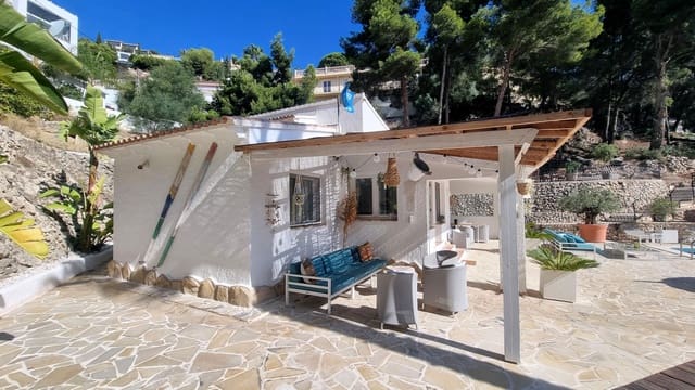 4 bedroom Villa for sale in Casco Urbano, Teulada-Moraira with pool - € 1,270,000 (Ref: 9289592)