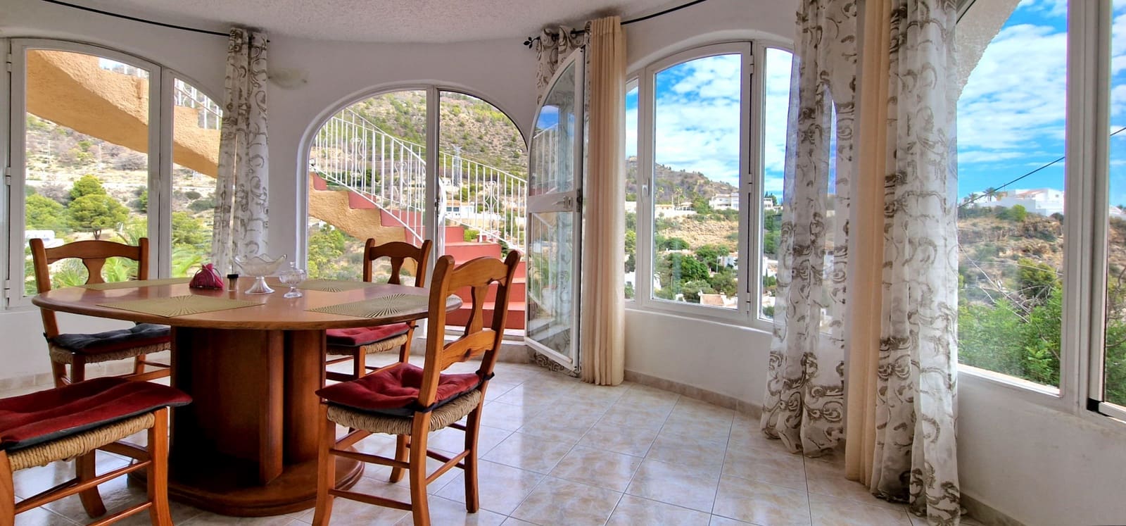 3 slaapkamer Villa te koop in Calpe / Calp met zwembad - € 460.000 (Ref: 9296770)