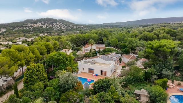 Chalet de 5 habitaciones en Javea / Xàbia en venta con piscina - 1.095.000 € (Ref: 9312719)