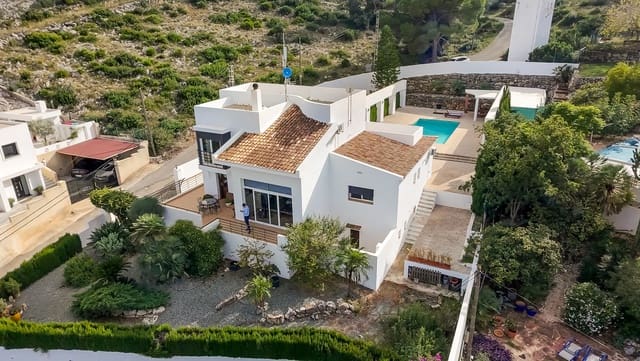 4 slaapkamer Villa te koop in Pedreguer met zwembad - € 680.000 (Ref: 9326332)