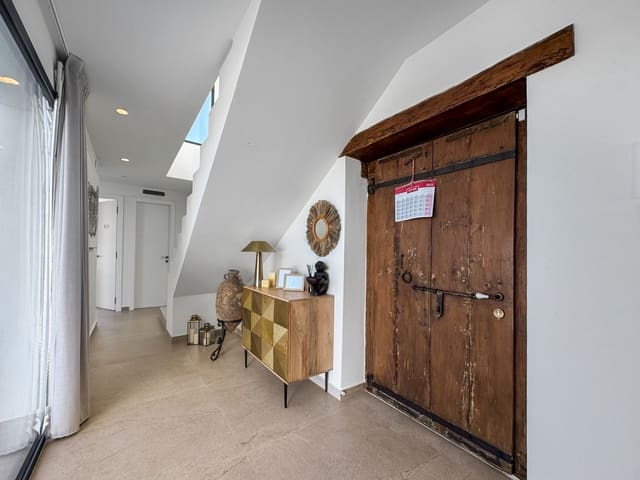 4 slaapkamer Villa te koop in Centro Urbano, Dénia met zwembad - € 1.795.000 (Ref: 9355775)