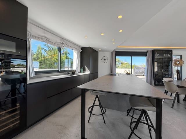 4 slaapkamer Villa te koop in Centro Urbano, Dénia met zwembad - € 1.795.000 (Ref: 9355775)