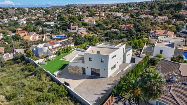 4 slaapkamer Villa te koop in Centro Urbano, Dénia met zwembad - € 1.795.000 (Ref: 9355775)