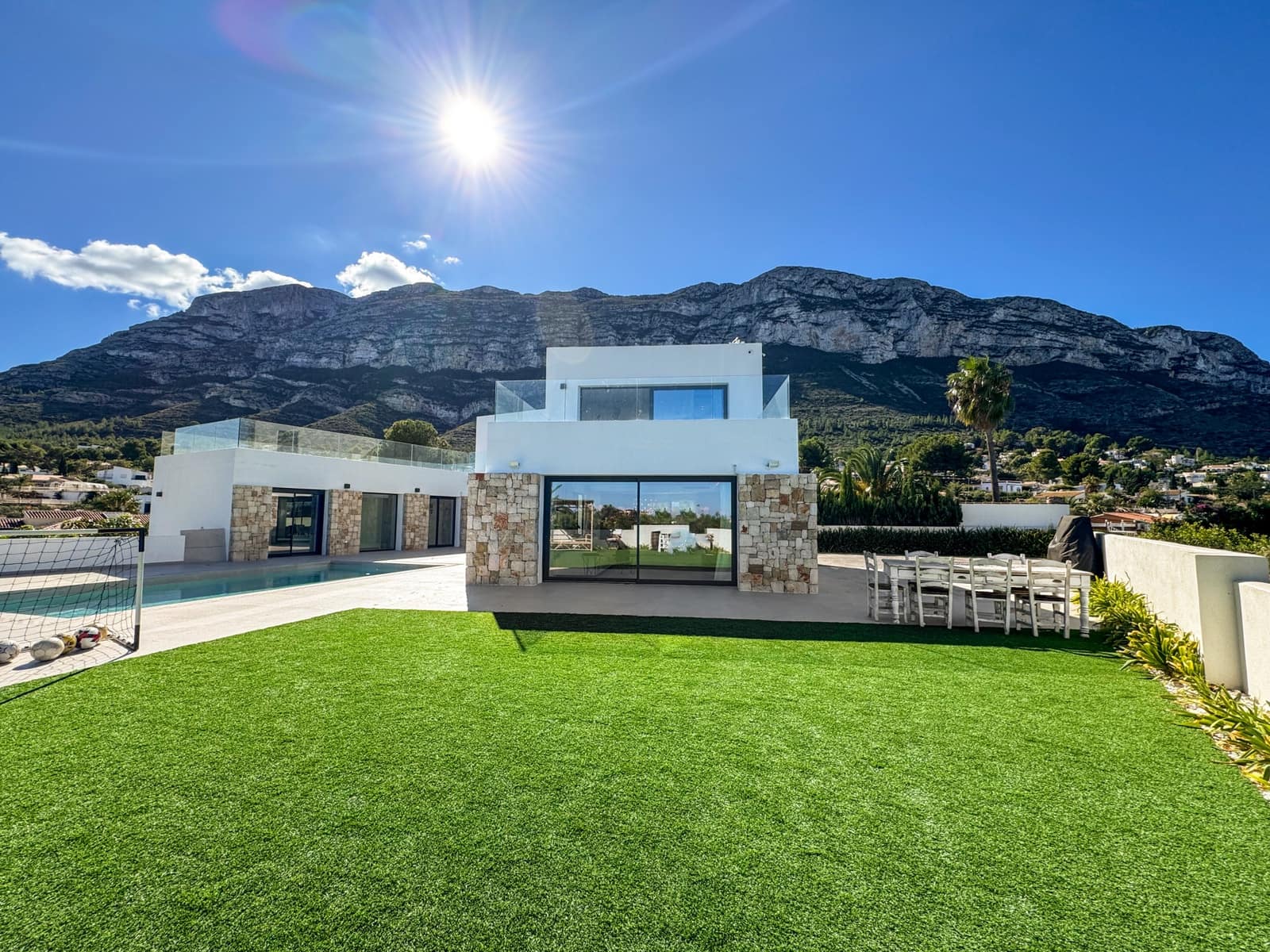 4 sypialnia Willa na sprzedaż w Denia z basenem - 1 795 000 € (Ref: 9355775)