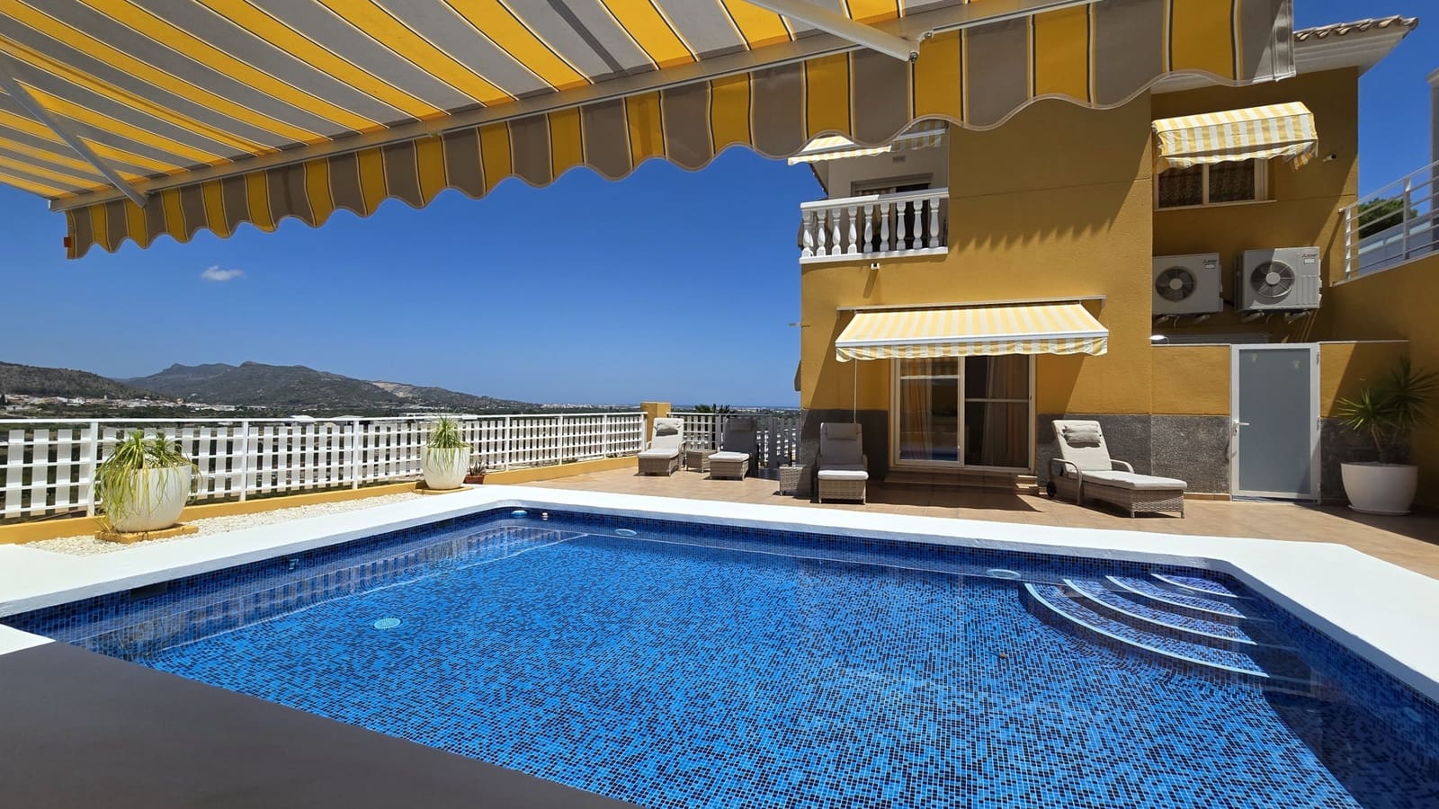 4 soveværelse Villa til salg i Ador med swimmingpool - € 420.000 (Ref: 9375207)