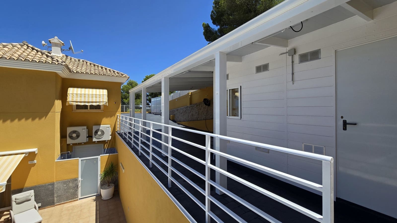 4 soveværelse Villa til salg i Ador med swimmingpool - € 420.000 (Ref: 9375207)