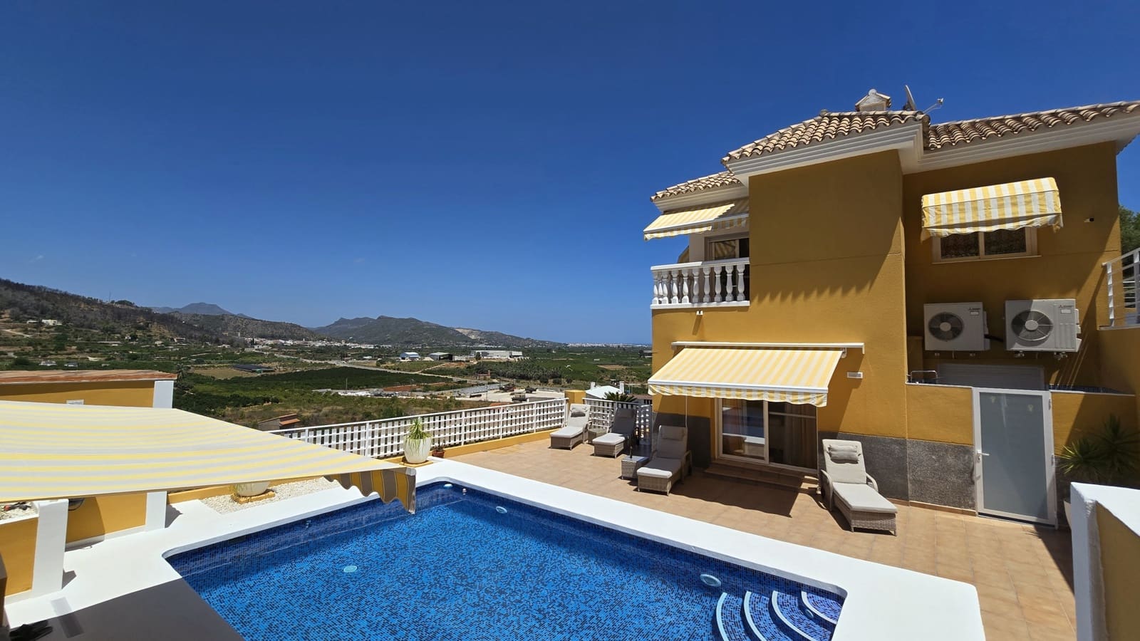 4 soveværelse Villa til salg i Ador med swimmingpool - € 420.000 (Ref: 9375207)