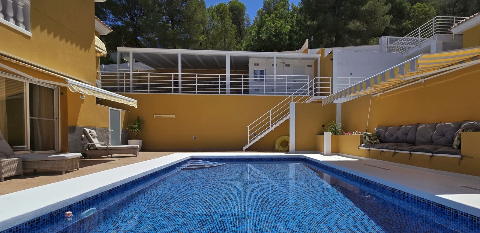 4 soveværelse Villa til salg i Ador med swimmingpool - € 420.000 (Ref: 9375207)