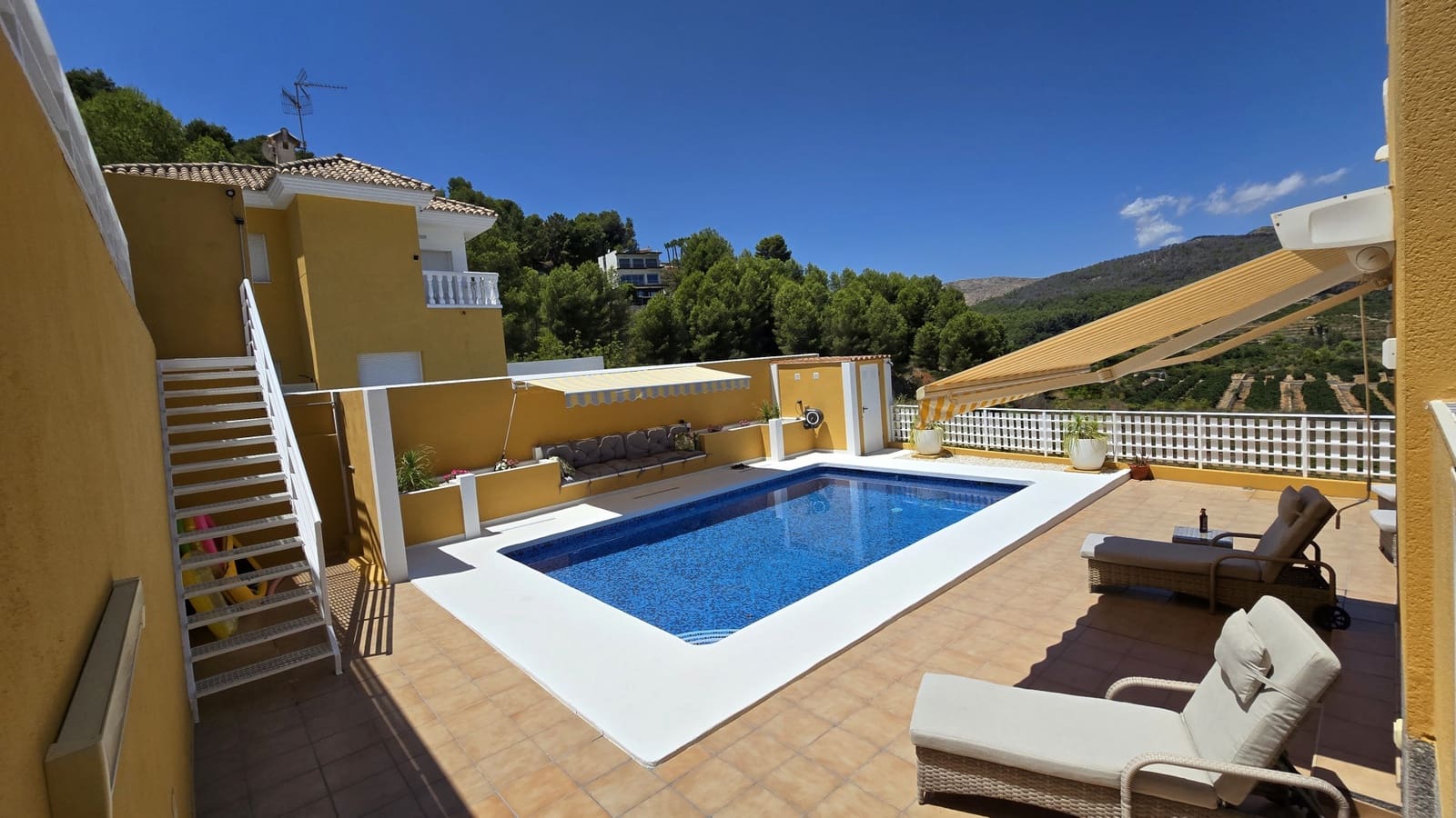 4 soveværelse Villa til salg i Ador med swimmingpool - € 420.000 (Ref: 9375207)