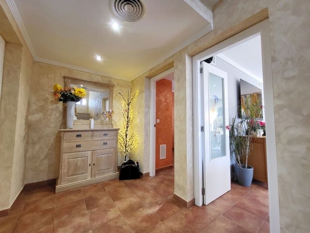 4 bedroom Villa for sale in Ador with pool - € 420,000 (Ref: 9375207)