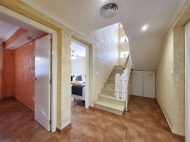 4 bedroom Villa for sale in Ador with pool - € 420,000 (Ref: 9375207)