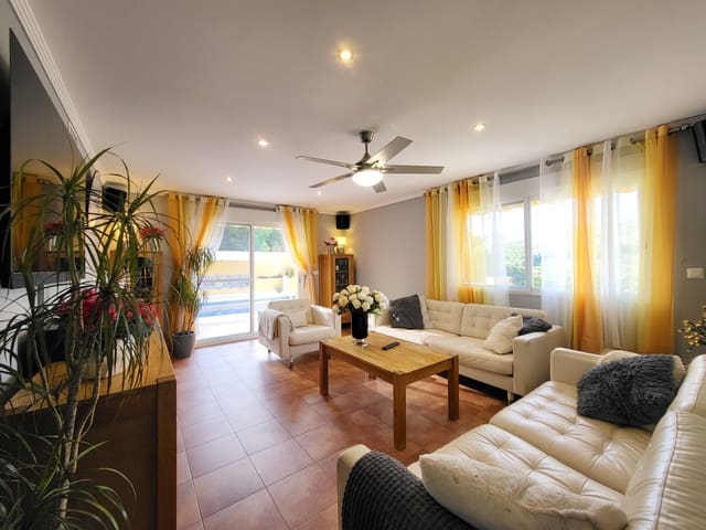 4 bedroom Villa for sale in Ador with pool - € 420,000 (Ref: 9375207)