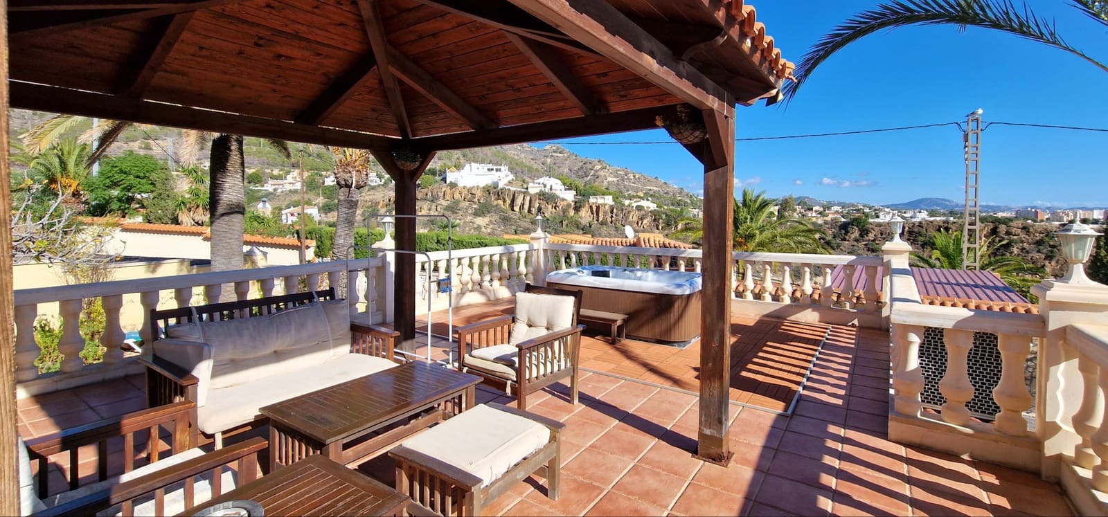 6 slaapkamer Villa te koop in Calpe / Calp met zwembad - € 890.000 (Ref: 9378942)