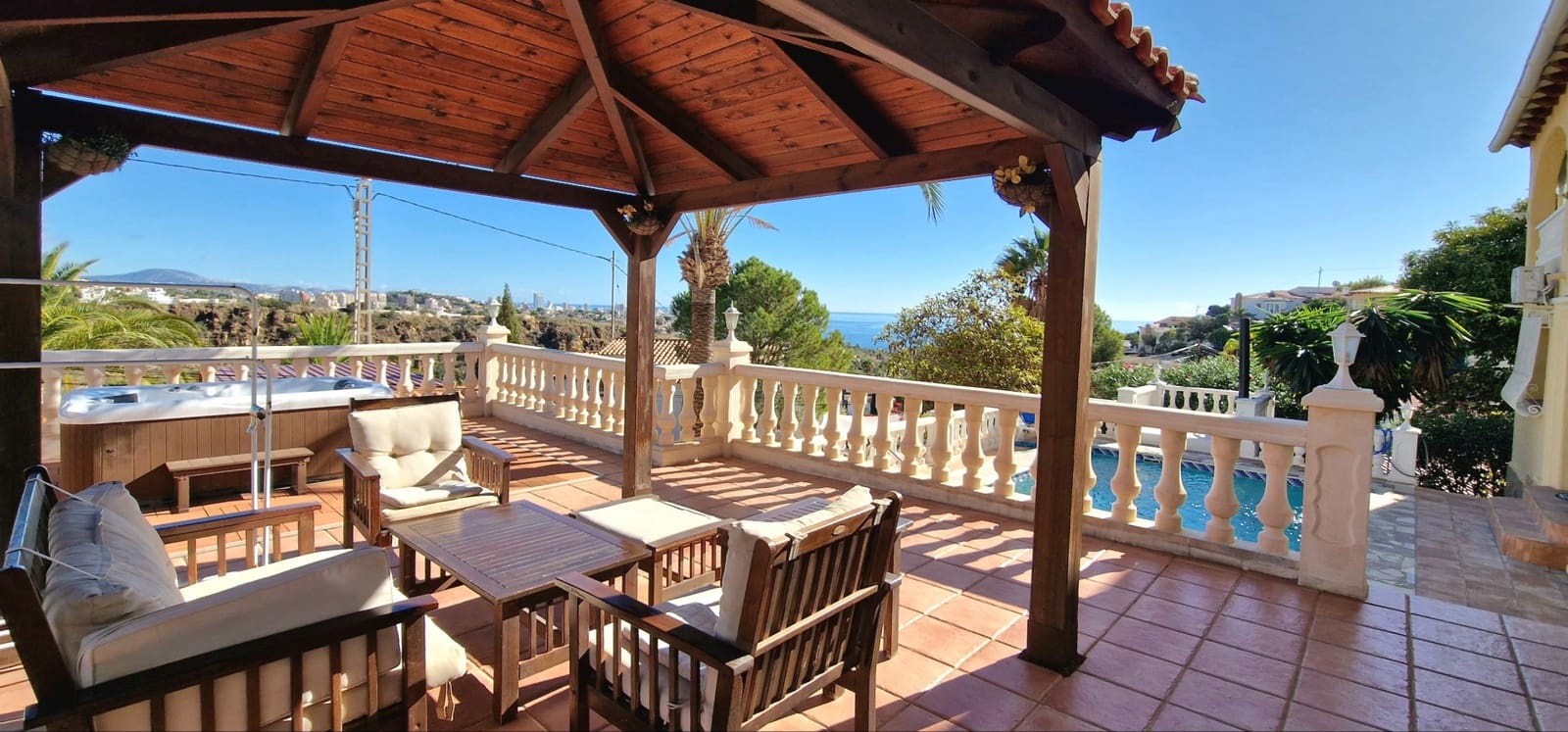 6 slaapkamer Villa te koop in Calpe / Calp met zwembad - € 890.000 (Ref: 9378942)
