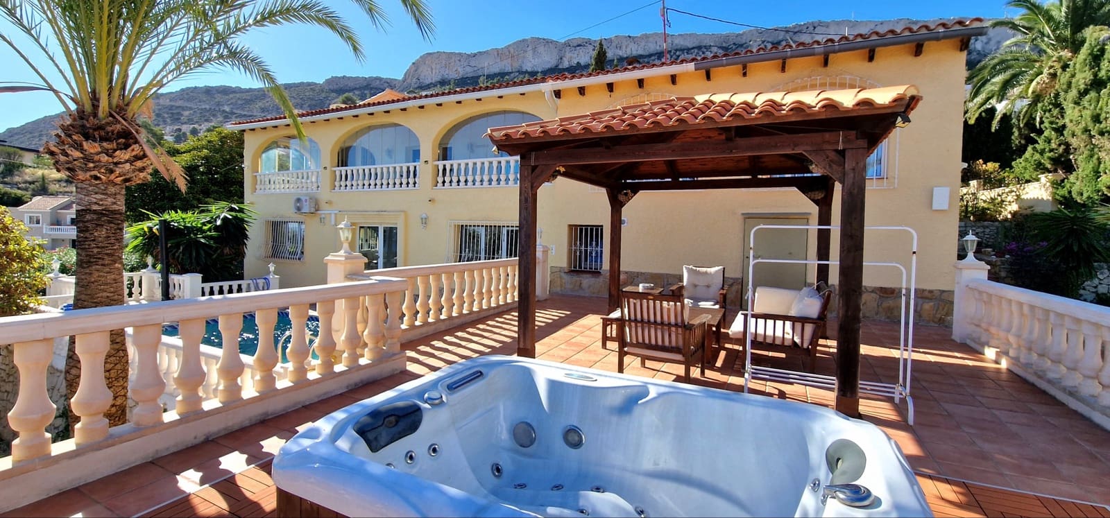 6 slaapkamer Villa te koop in Calpe / Calp met zwembad - € 890.000 (Ref: 9378942)