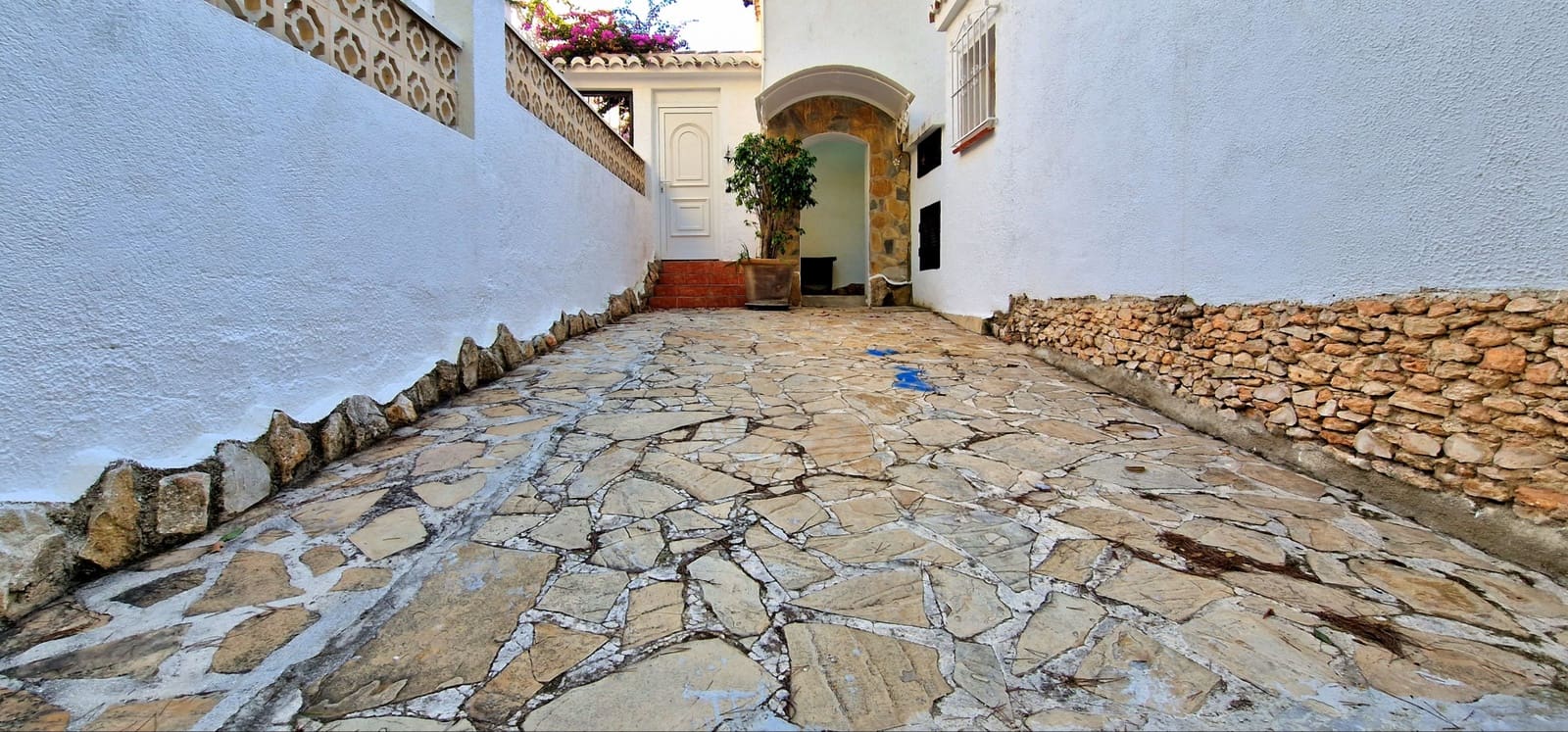 5 Zimmer Villa zu verkaufen in Moraira mit Pool - 380.000 € (Ref: 9382704)