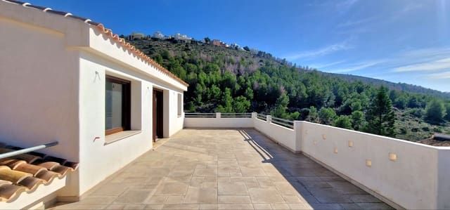 5 slaapkamer Villa te koop in Casco Urbano, Teulada-Moraira met zwembad - € 785.000 (Ref: 9385456)
