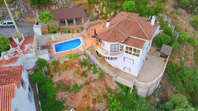 4 Zimmer Villa zu verkaufen in Oliva mit Pool - 495.000 € (Ref: 9385458)