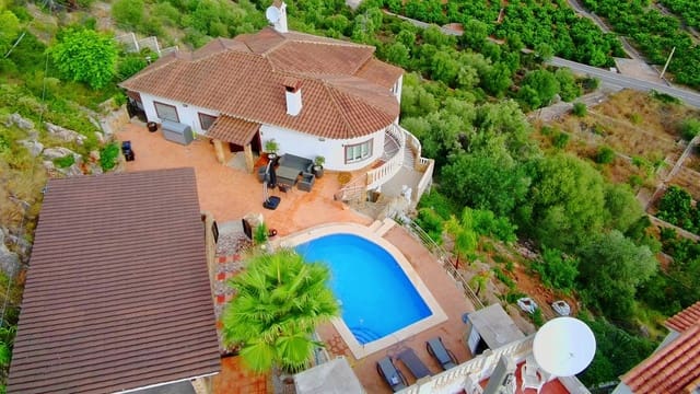 4 Zimmer Villa zu verkaufen in Oliva mit Pool - 495.000 € (Ref: 9385458)