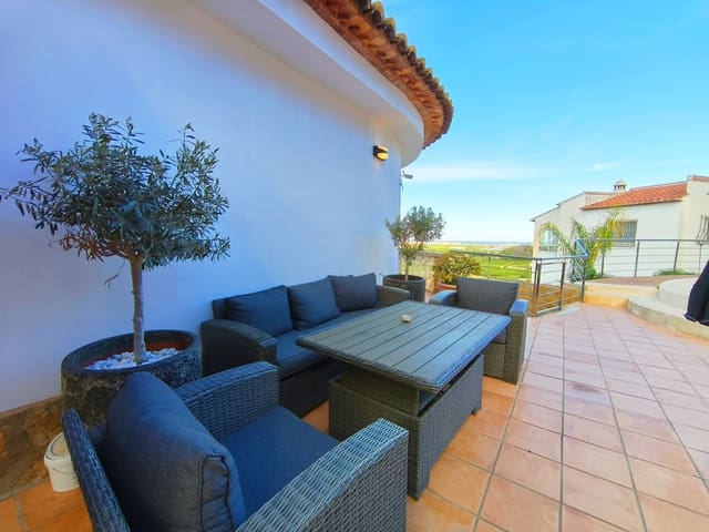 4 Zimmer Villa zu verkaufen in Oliva mit Pool - 495.000 € (Ref: 9385458)