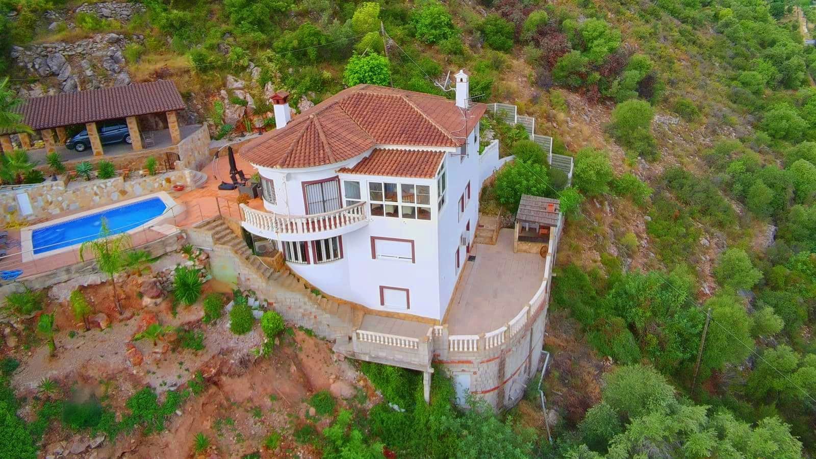 4 Zimmer Villa zu verkaufen in Oliva mit Pool - 495.000 € (Ref: 9385458)