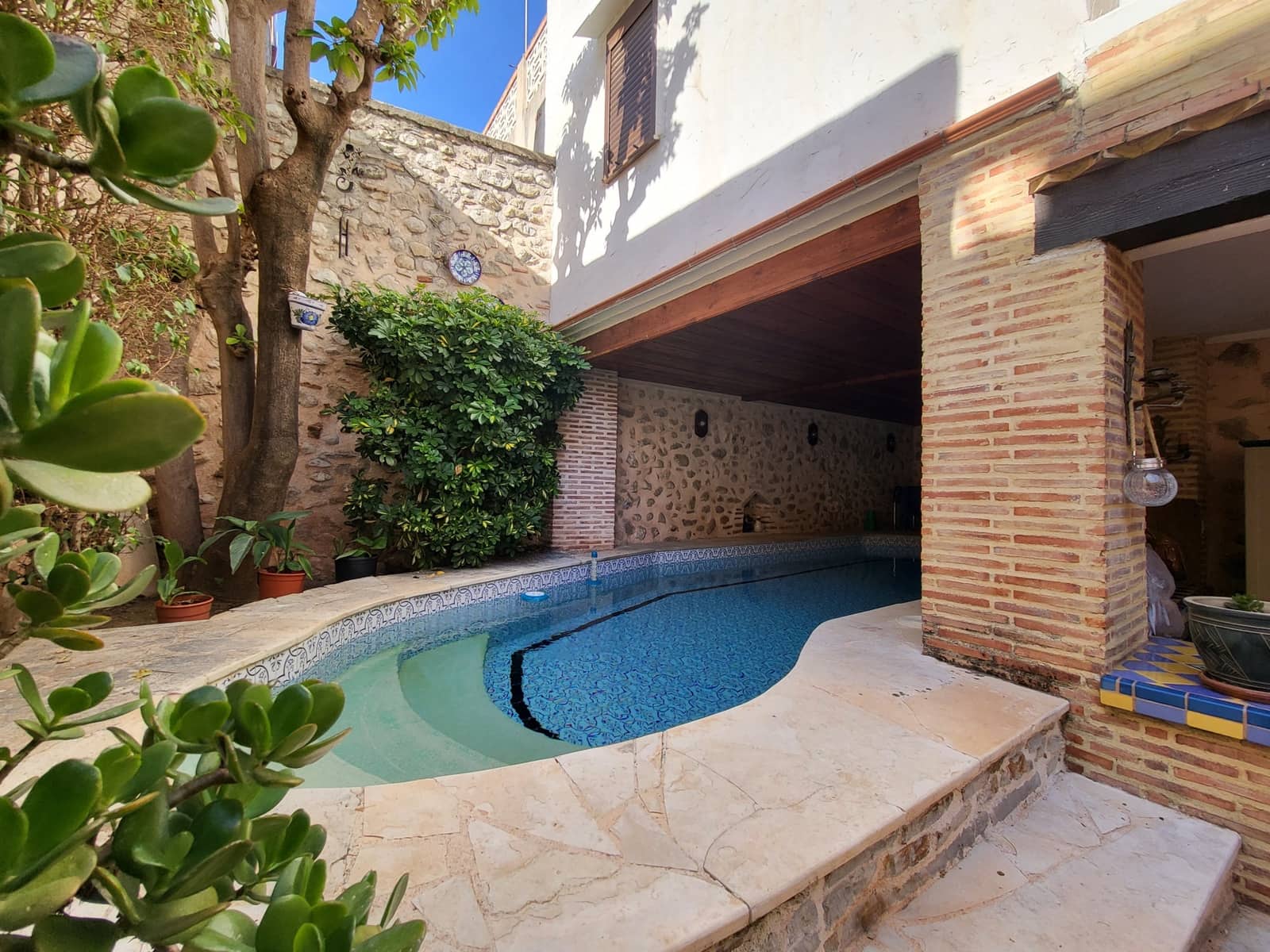 4 bedroom Townhouse for sale in Almoines with pool - € 320,000 (Ref: 9387804)