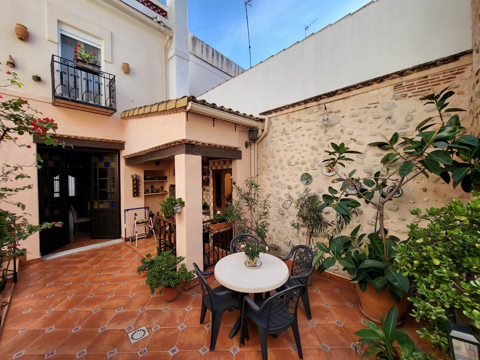 4 bedroom Townhouse for sale in Almoines with pool - € 320,000 (Ref: 9387804)