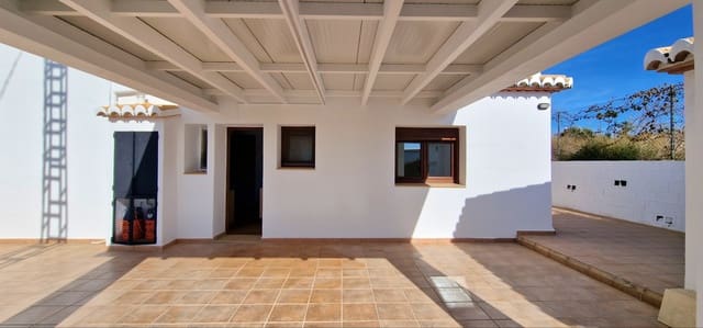 3 bedroom Villa for rent in Teulada Pueblo, Teulada-Moraira - € 1,650 (Ref: 9395909)
