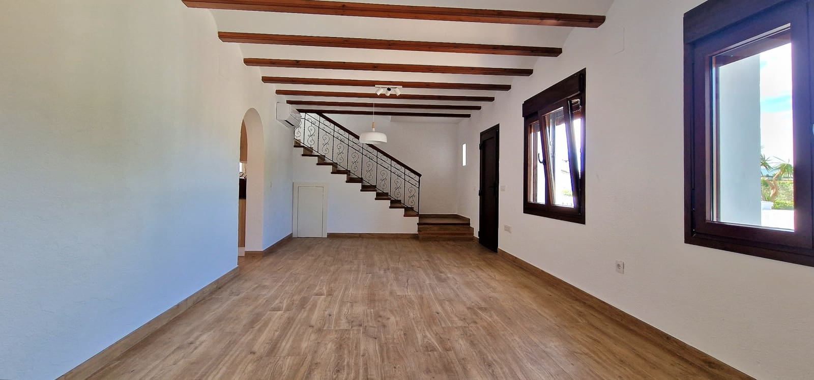 3 soveværelse Villa til leje i Teulada - € 1.650 (Ref: 9395909)