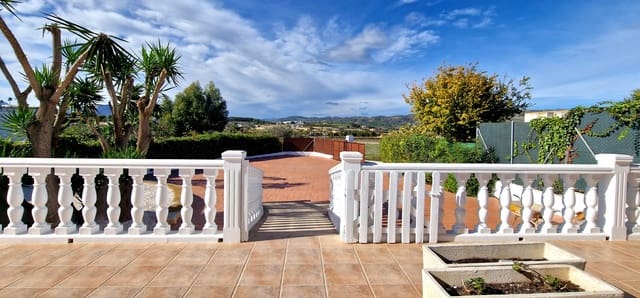 3 bedroom Villa for rent in Teulada Pueblo, Teulada-Moraira - € 1,650 (Ref: 9395909)