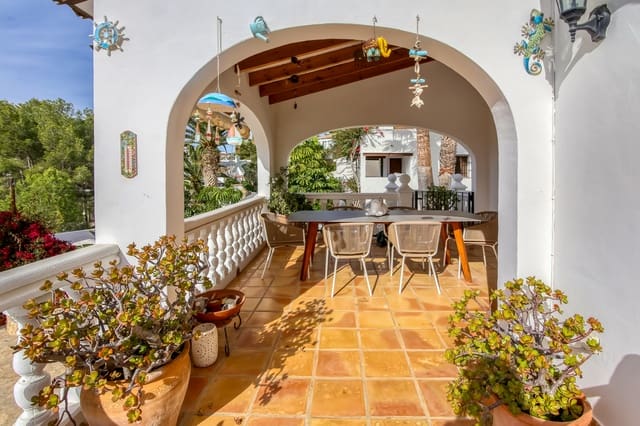 4 Zimmer Villa zu verkaufen in Moraira, Teulada-Moraira mit Pool - 865.000 € (Ref: 9400792)