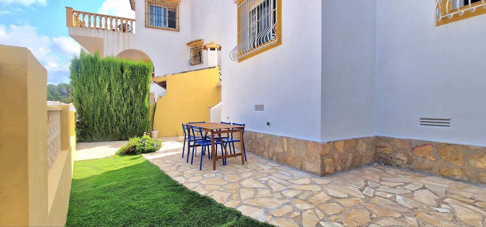 3 soveværelse Semi-Rækkehus til leje i Benitachell / Benitatxell med swimmingpool - € 1.350 (Ref: 9400794)