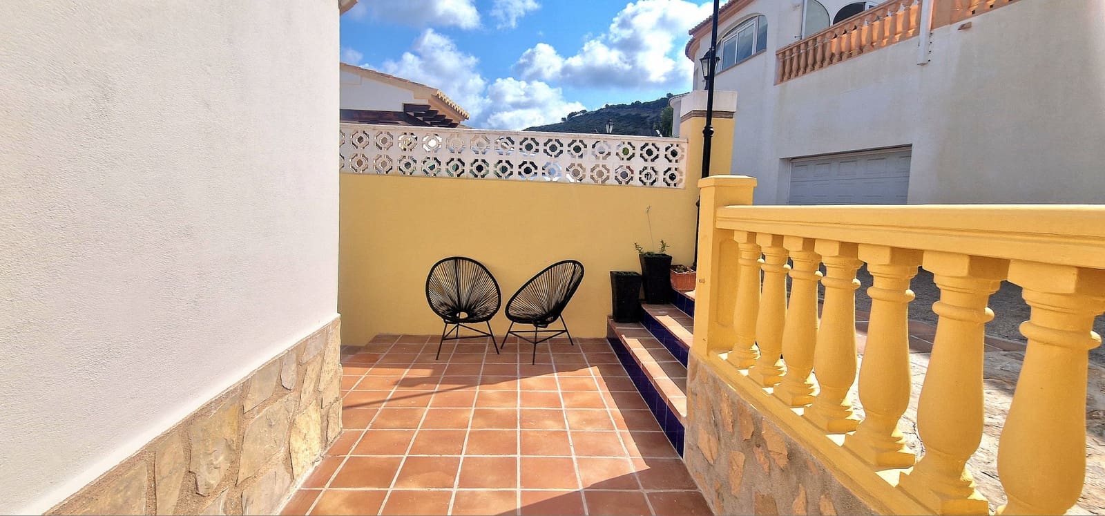 3 soveværelse Semi-Rækkehus til leje i Benitachell / Benitatxell med swimmingpool - € 1.350 (Ref: 9400794)