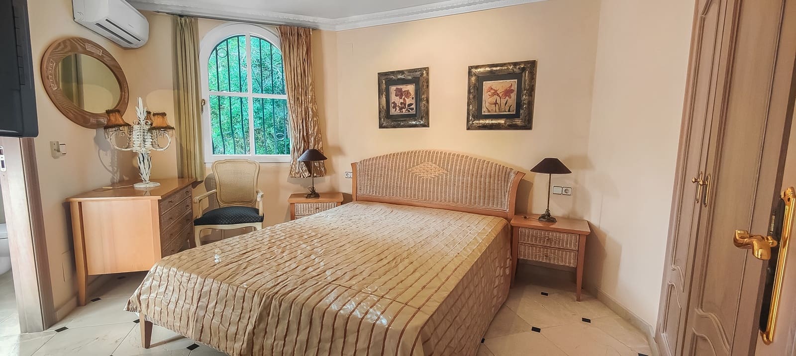 5 sypialnia Willa na sprzedaż w Javea / Xabia z basenem - 1 499 000 € (Ref: 9400795)