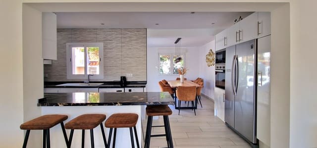 4 camera da letto Villa in vendita in Benissa con piscina - 650.000 € (Rif: 9406557)