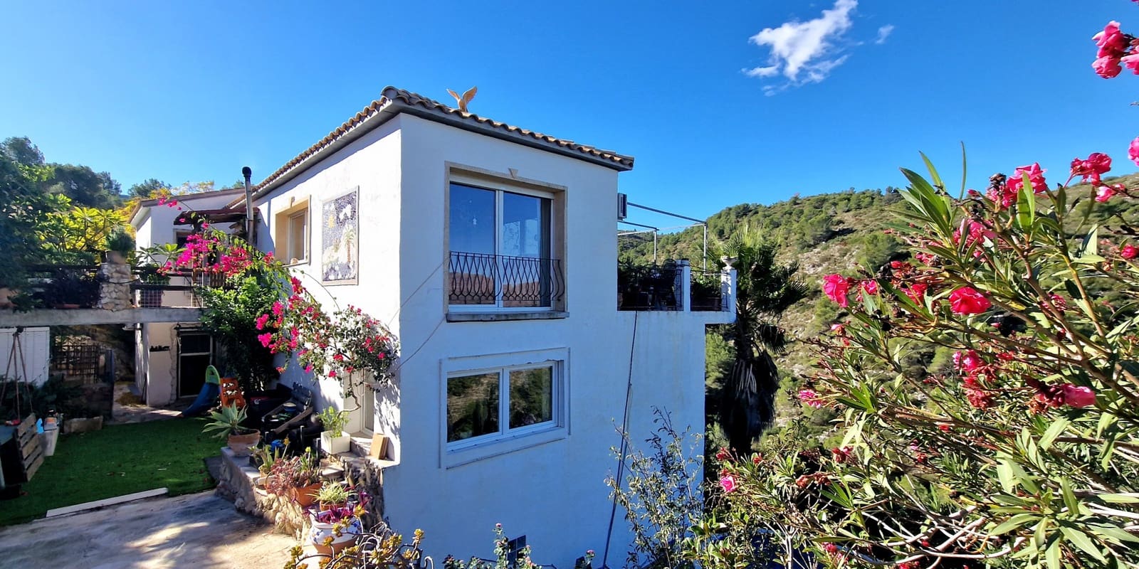 5 soveværelse Villa til salg i Monte Solana med swimmingpool - € 730.000 (Ref: 9413960)