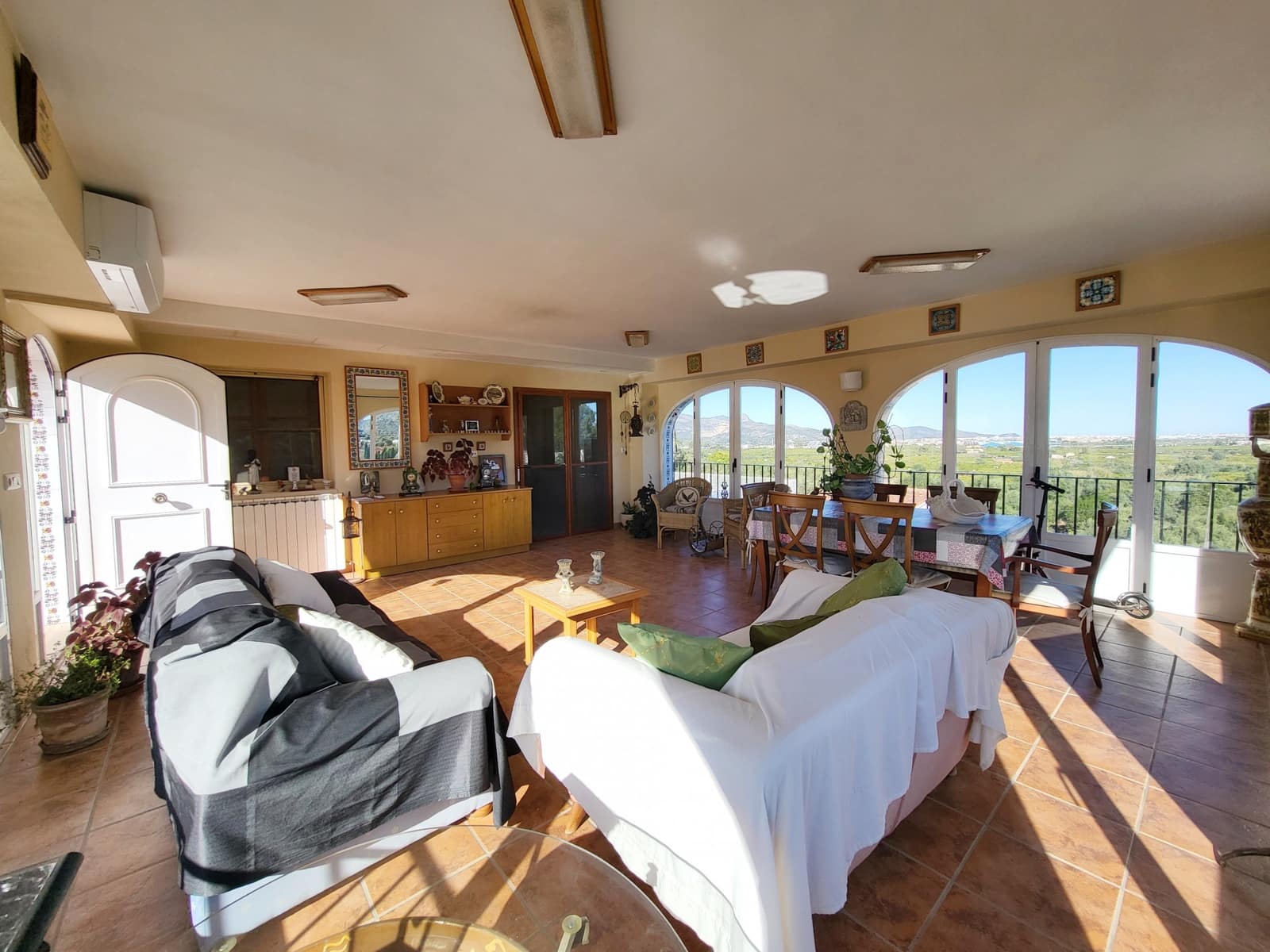 5 bedroom Villa for sale in Potries with pool - € 440,000 (Ref: 9430995)