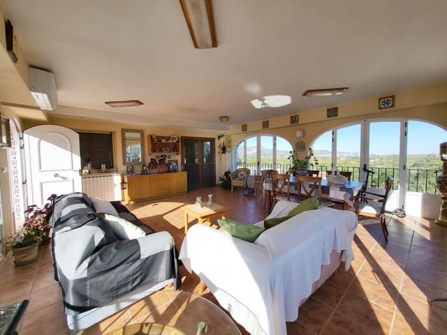 5 bedroom Villa for sale in Potríes with pool - € 399,000 (Ref: 9430995)