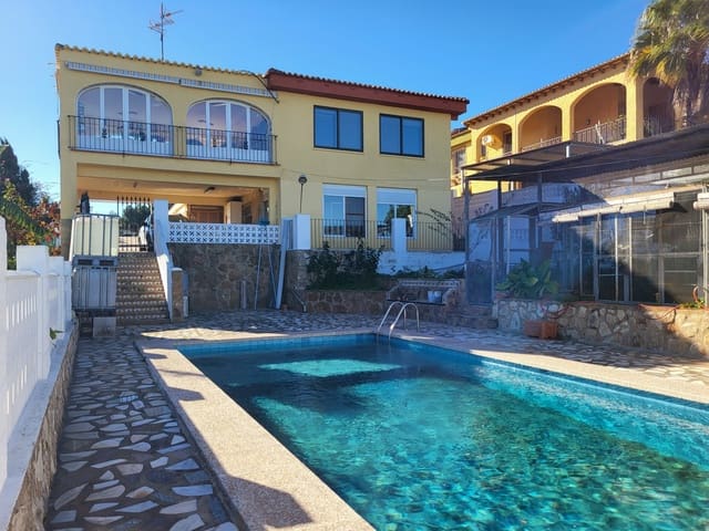 5 bedroom Villa for sale in Potríes with pool - € 440,000 (Ref: 9430995)