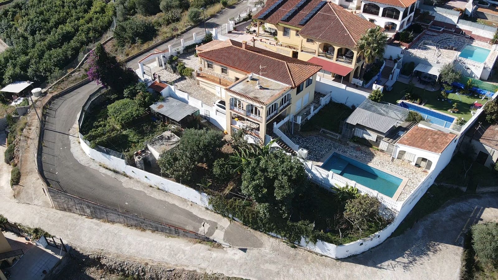 5 bedroom Villa for sale in Potries with pool - € 440,000 (Ref: 9430995)