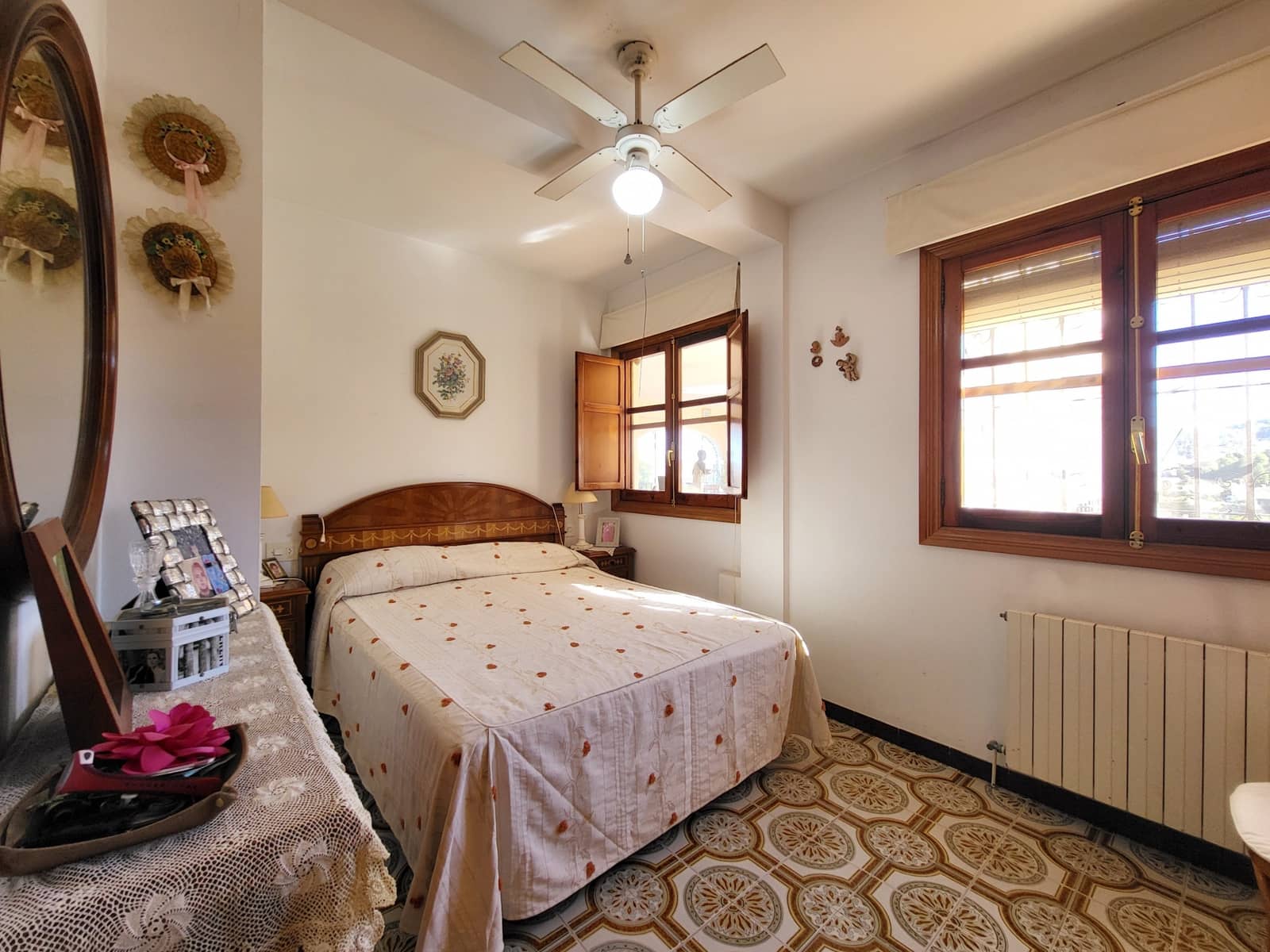 5 bedroom Villa for sale in Potries with pool - € 440,000 (Ref: 9430995)