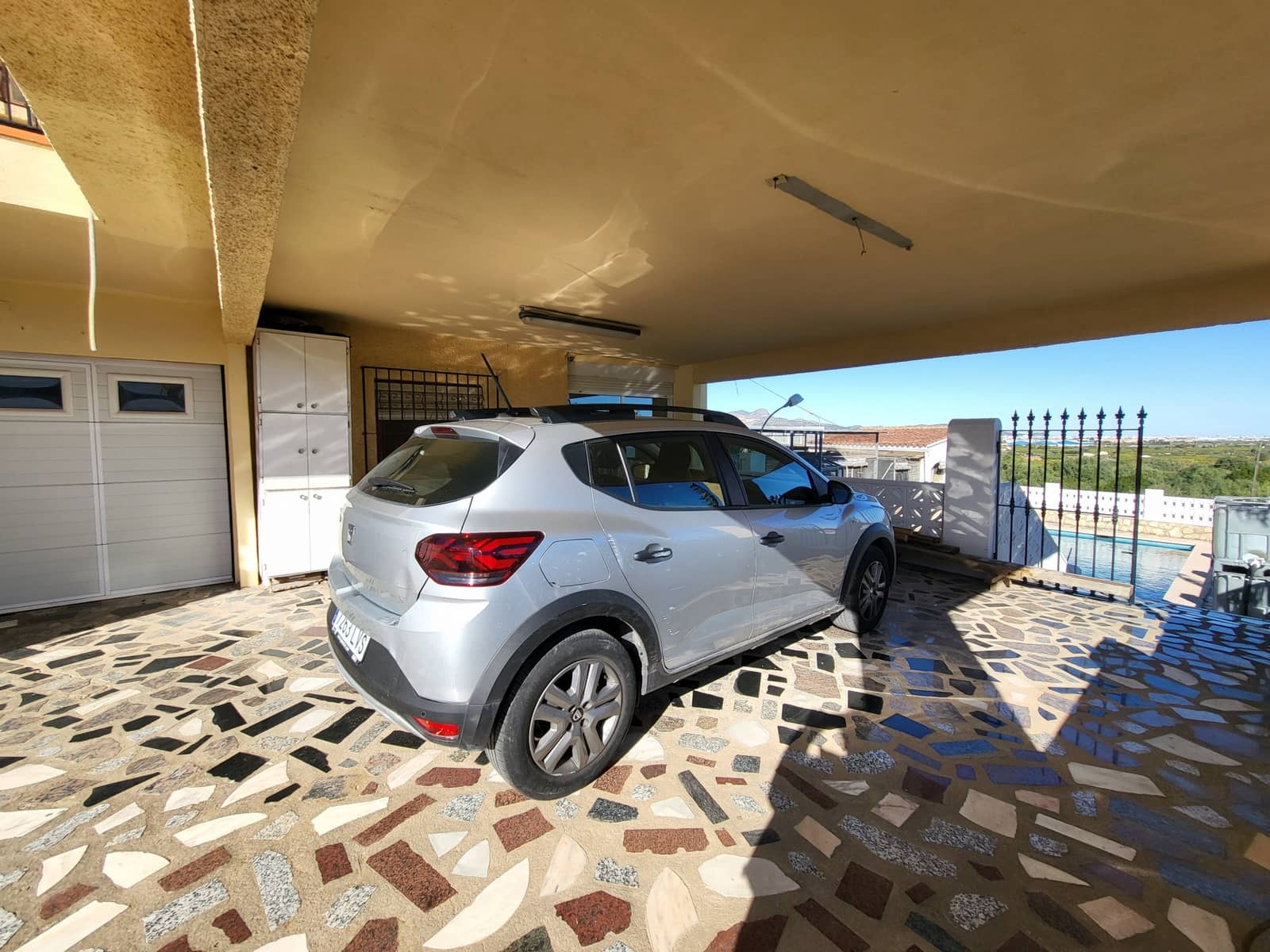 5 bedroom Villa for sale in Potries with pool - € 440,000 (Ref: 9430995)