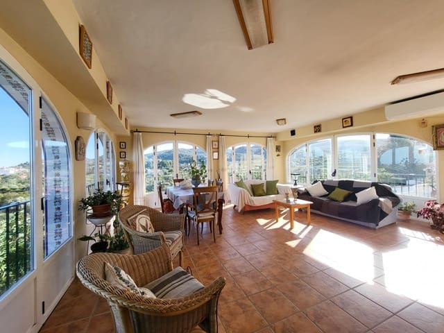 5 bedroom Villa for sale in Potríes with pool - € 440,000 (Ref: 9430995)