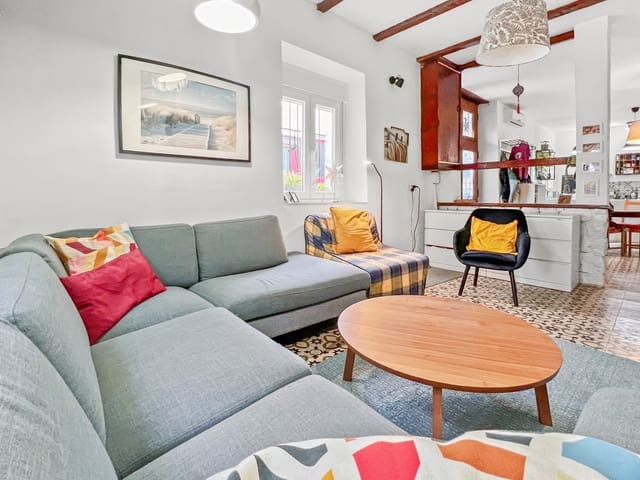 7 bedroom Townhouse for sale in Palma de Gandía - € 265,000 (Ref: 9433318)