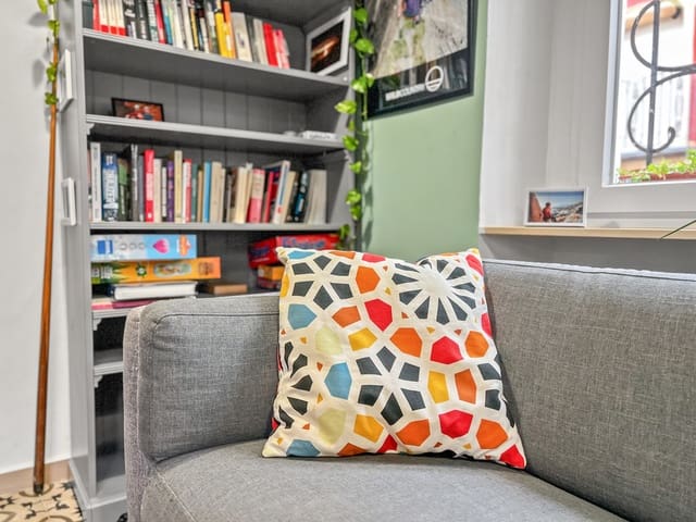 7 bedroom Townhouse for sale in Palma de Gandía - € 265,000 (Ref: 9433318)