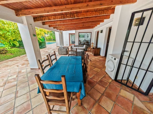 5 soveværelse Villa til salg i Ondara med swimmingpool - € 1.400.000 (Ref: 9440000)