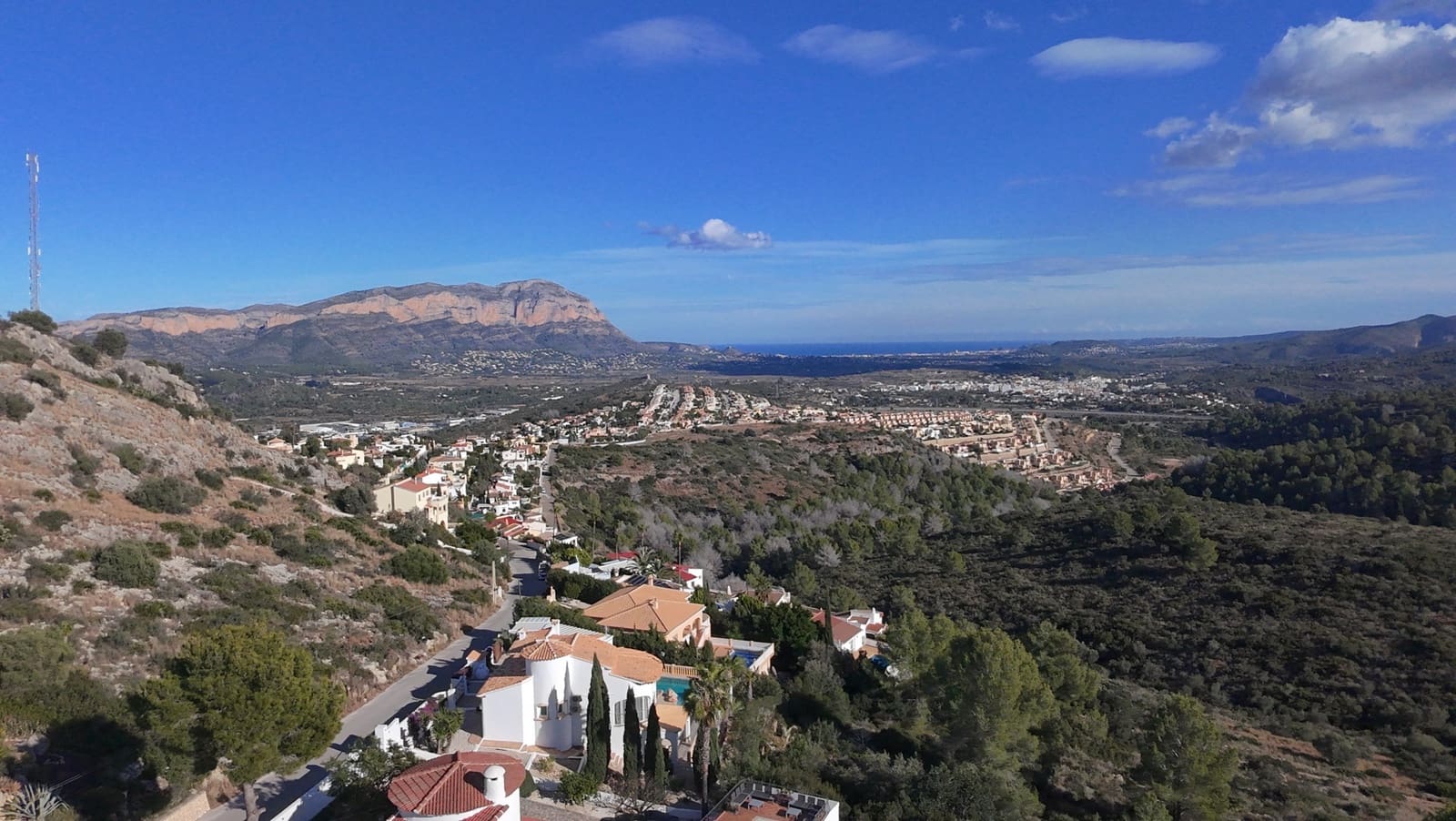 5 bedroom Villa for sale in Monte Pedreguer with pool - € 595,000 (Ref: 9440003)