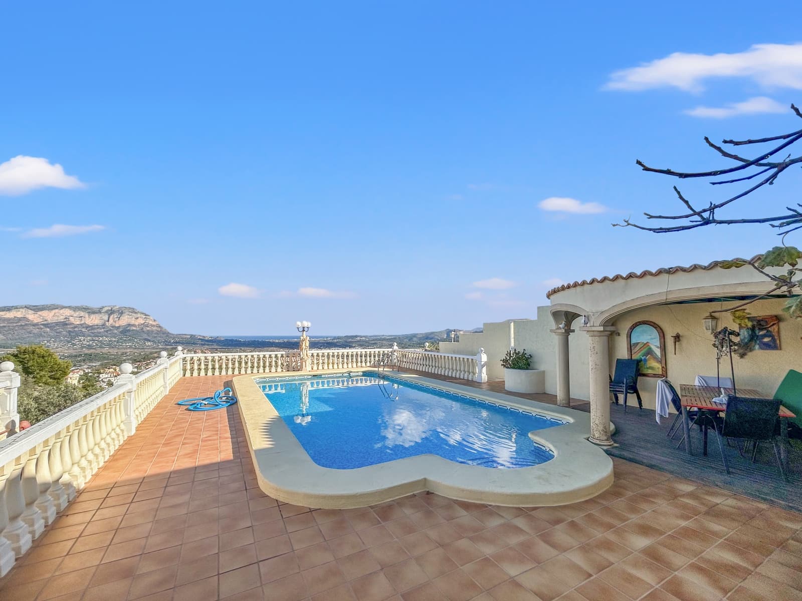 5 bedroom Villa for sale in Monte Pedreguer with pool - € 595,000 (Ref: 9440003)