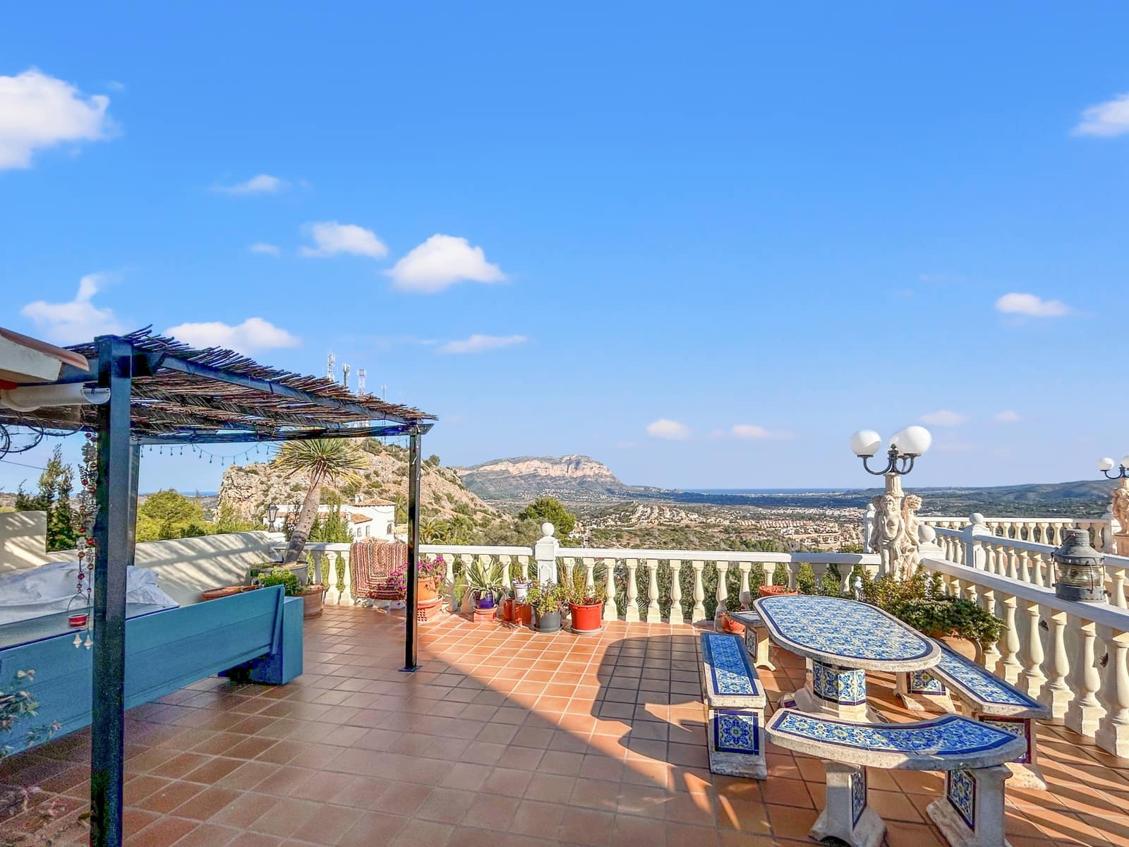 5 bedroom Villa for sale in Monte Pedreguer with pool - € 595,000 (Ref: 9440003)