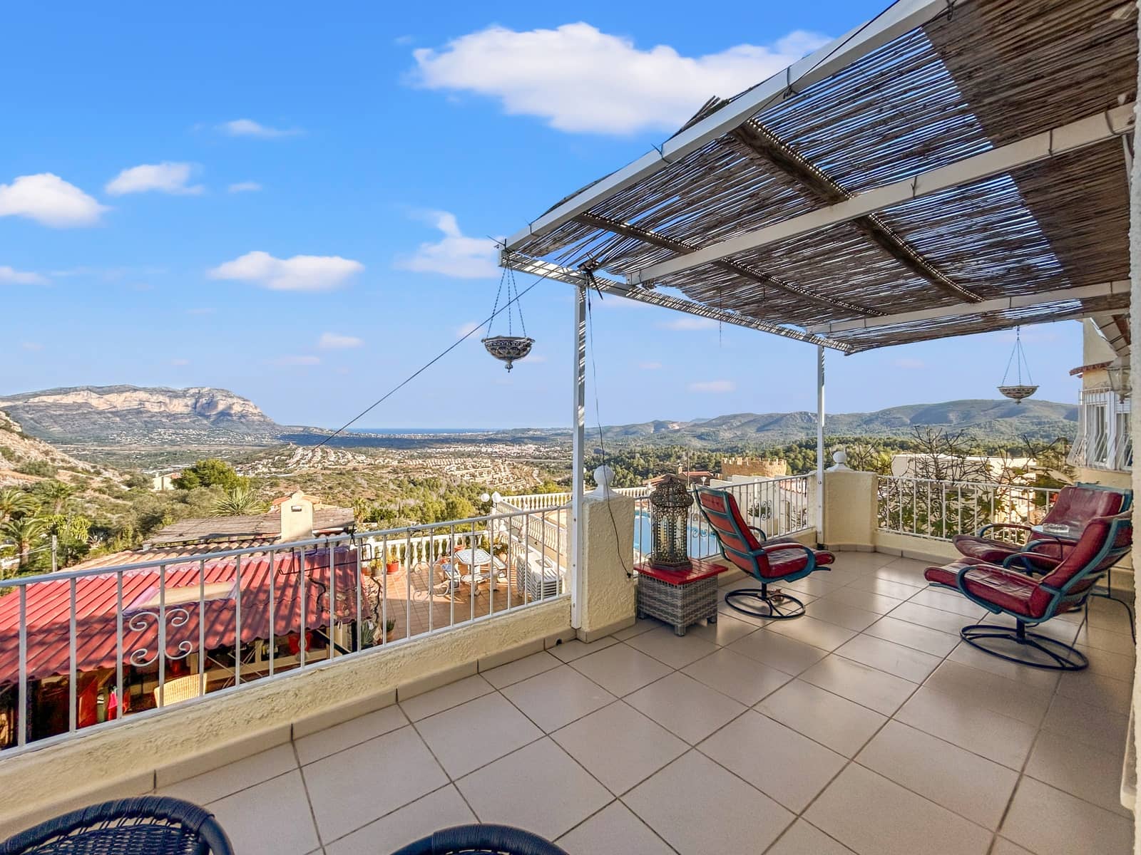 5 bedroom Villa for sale in Monte Pedreguer with pool - € 595,000 (Ref: 9440003)